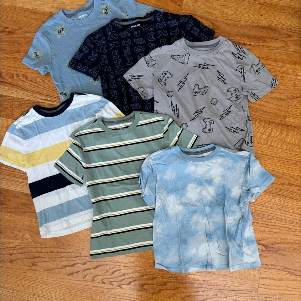 Old Navy  Bundle of 6 Boys Short Sleeve Tees